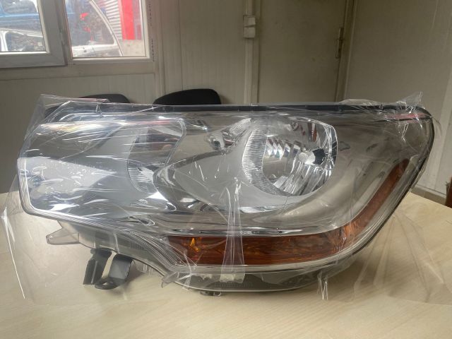 Citroen c 4 2012 model sol ön far sıfır yeni yan sanayi
